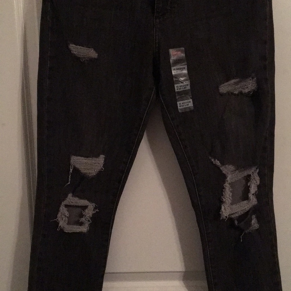 Unavailable - Picture 2 of 6